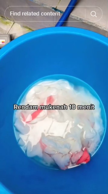 Trik mengembalikan mukena bintik hitam akibat jamur jadi putih bersih lagi hanya dalam 10 menit