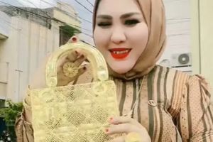 Kini jadi tersangka skincare mercuri, intip momen Mira Hayati pamer tas emas seharga rumah