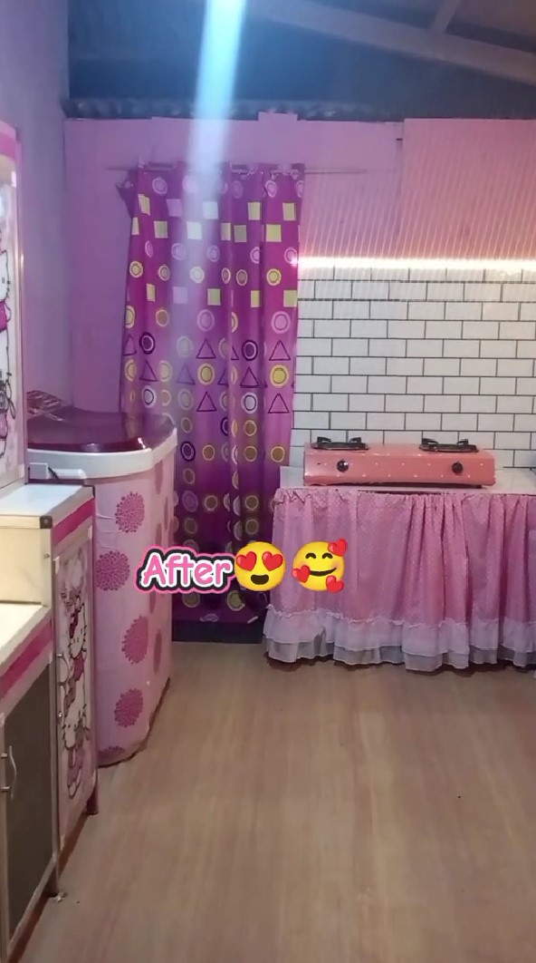 Dari buluk jadi estetik serba pink, 9 potret makeover dapur ini cuma andalkan wallpaper