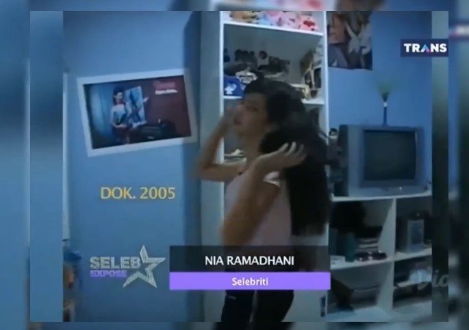 Dulu makan cuma sama garam kini tidur di kasur Rp200 juta, 11 potret dulu dan kini kamar Nia Ramadhani
