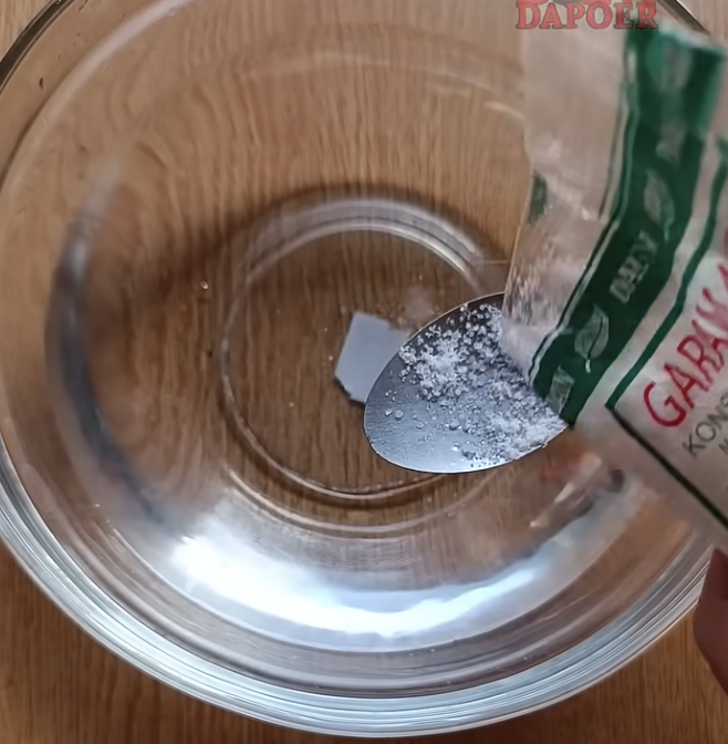 Cuma 10 menit, cara mengempukkan daging ayam beku pakai 2 bahan dapur