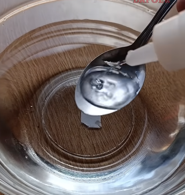 Cuma 10 menit, cara mengempukkan daging ayam beku pakai 2 bahan dapur