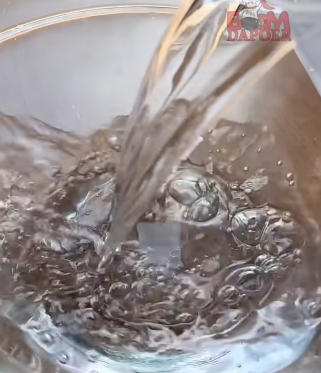 Cuma 10 menit, cara mengempukkan daging ayam beku pakai 2 bahan dapur