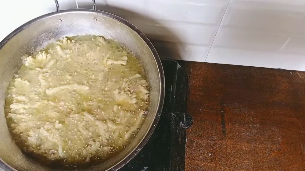 Cara menggoreng jamur tiram agar garing renyah lebih lama tanpa diberi baking soda