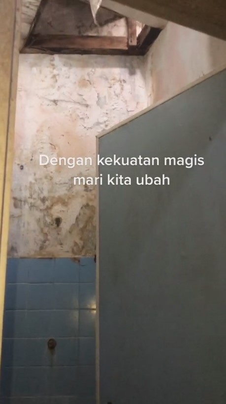 Kamar mandi tua dimakeover jadi WC duduk, 9 potretnya ini ramah lansia bikin takjub
