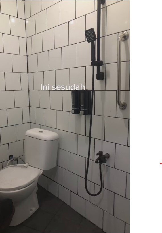 Kamar mandi tua dimakeover jadi WC duduk, 9 potretnya ini ramah lansia bikin takjub