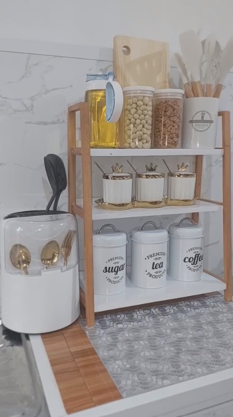 Dari jadul jadi elegan pol, intip 9 potret dapur mungil mertua dimakeover menantu idaman pakai kitchen