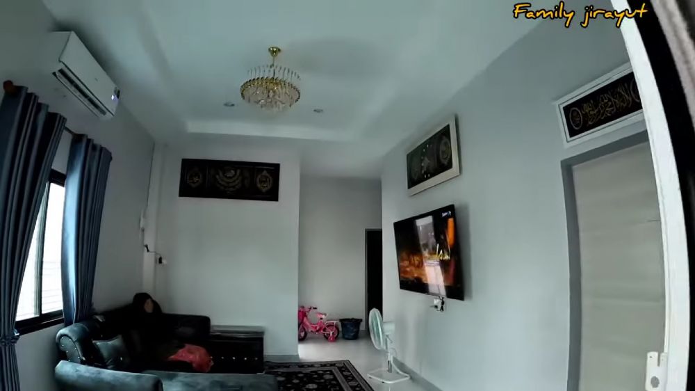Dulu miskin kini sukses jadi presenter, 9 potret interior rumah baru Jirayut di Thailand ini minimalis