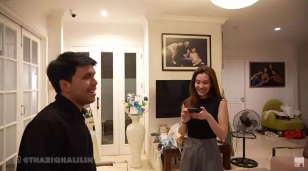 Dapur Aaliyah Massaid sebelum nikah jadi satu ruang tamu, 9 potret interiornya ala American Style