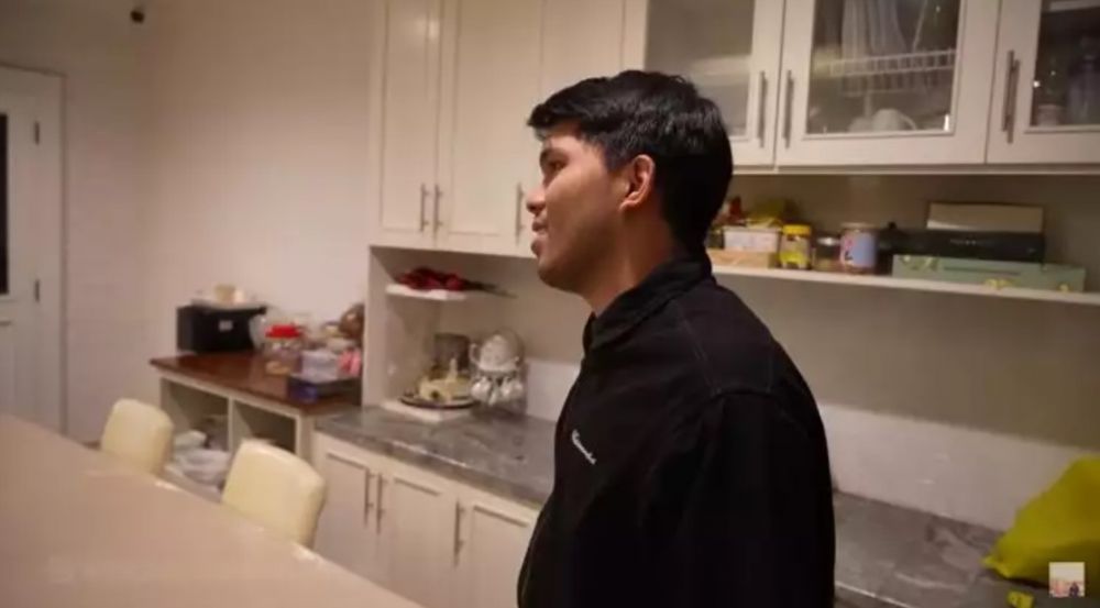 Dapur Aaliyah Massaid sebelum nikah jadi satu ruang tamu, 9 potret interiornya ala American Style