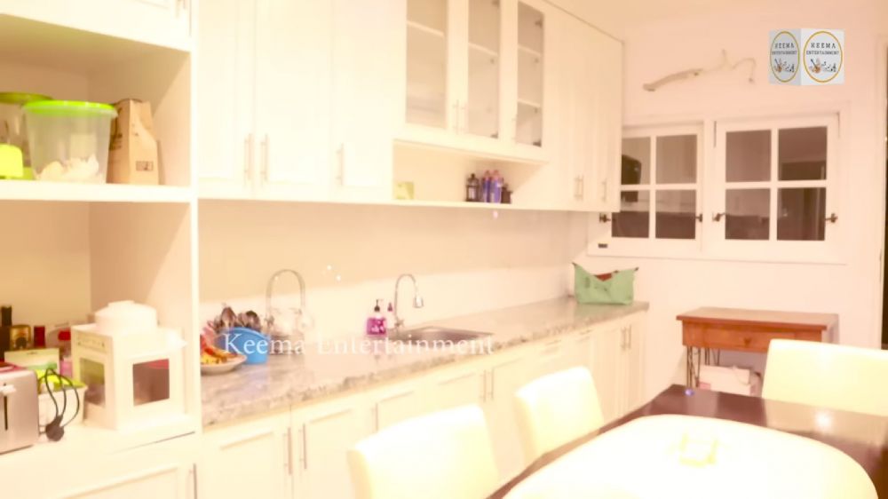 Dapur Aaliyah Massaid sebelum nikah jadi satu ruang tamu, 9 potret interiornya ala American Style