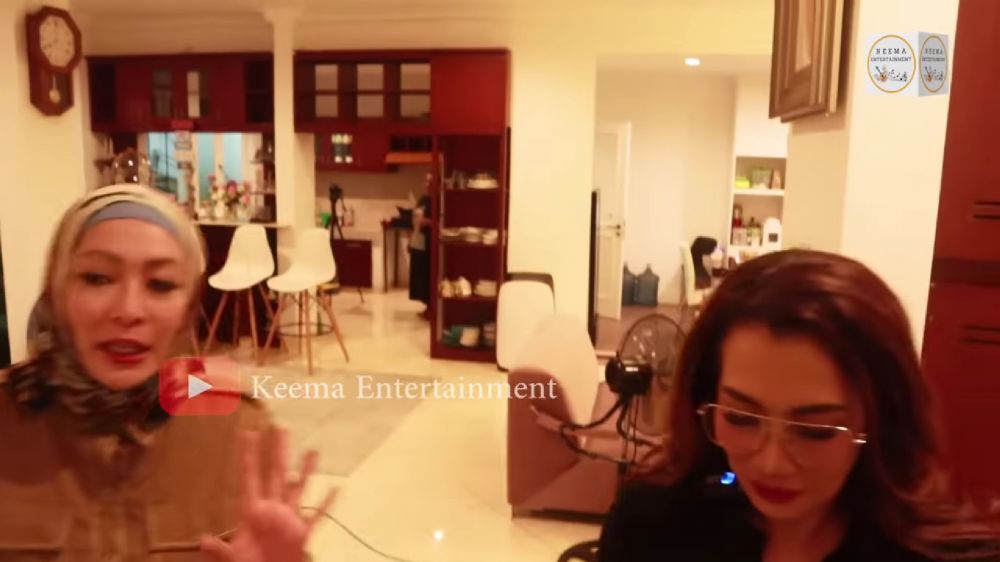 Dapur Aaliyah Massaid sebelum nikah jadi satu ruang tamu, 9 potret interiornya ala American Style