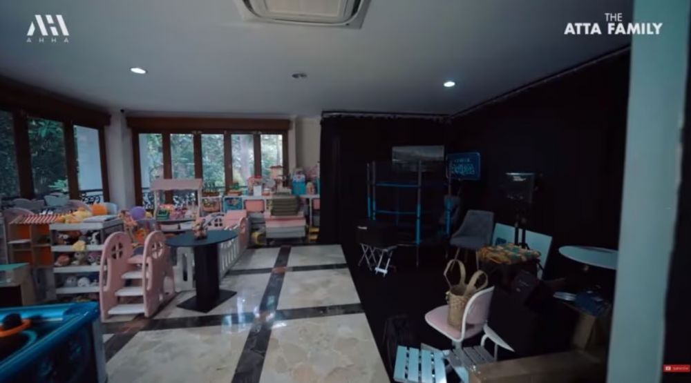 Dulu OB parkiran kini honornya capai Rp150 juta, ini 9 potret rumah Ruben Onsu ada minimarket pribadi