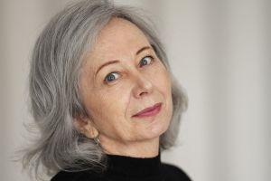 Cara menyamarkan tampilan uban cuma pakai 1 jenis umbi-umbian, rambut kembali hitam tanpa semir