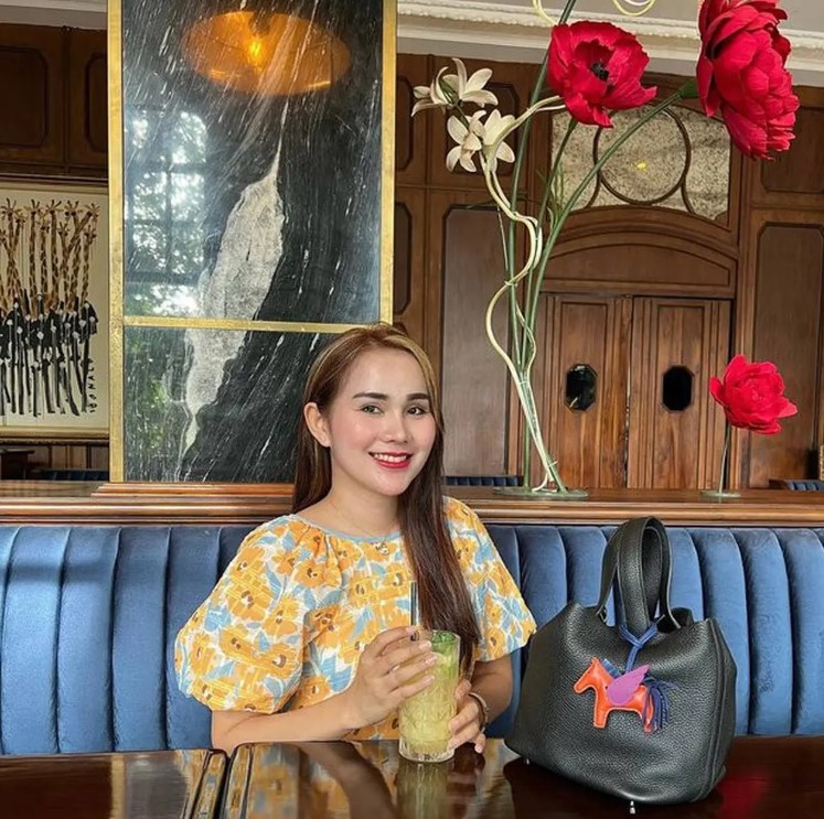 Terjerat kasus pencemaran nama baik, selebgram Isa Zega resmi ditahan di Polda Jatim