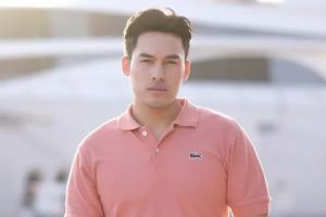 Siapa Slam Wiyono yang namanya trending? MUA langganan seleb, ikonik dengan makeup glowing