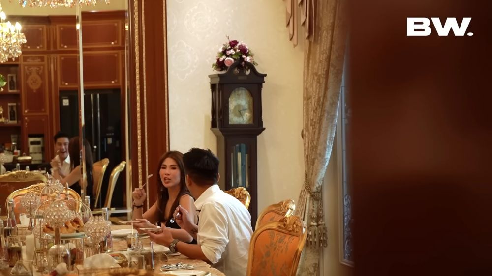 Dulu hidup susah jadi pegawai bank kini punya rumah mewah, 9 potret dapur Helena Lim pakai kitchen set