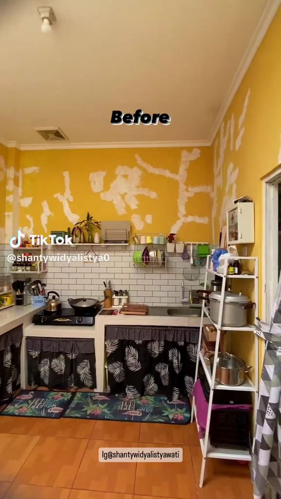 Bukti makeover tak butuh mahal, 9 potret dapur berdinding rusak tanpa lemari dan kabinet jadi estetik