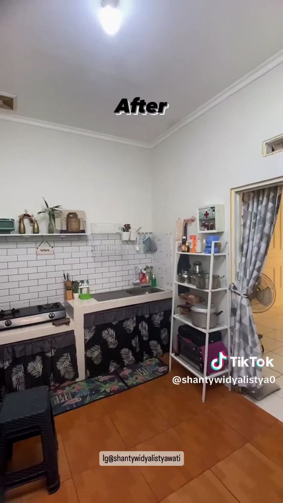 Bukti makeover tak butuh mahal, 9 potret dapur berdinding rusak tanpa lemari dan kabinet jadi estetik