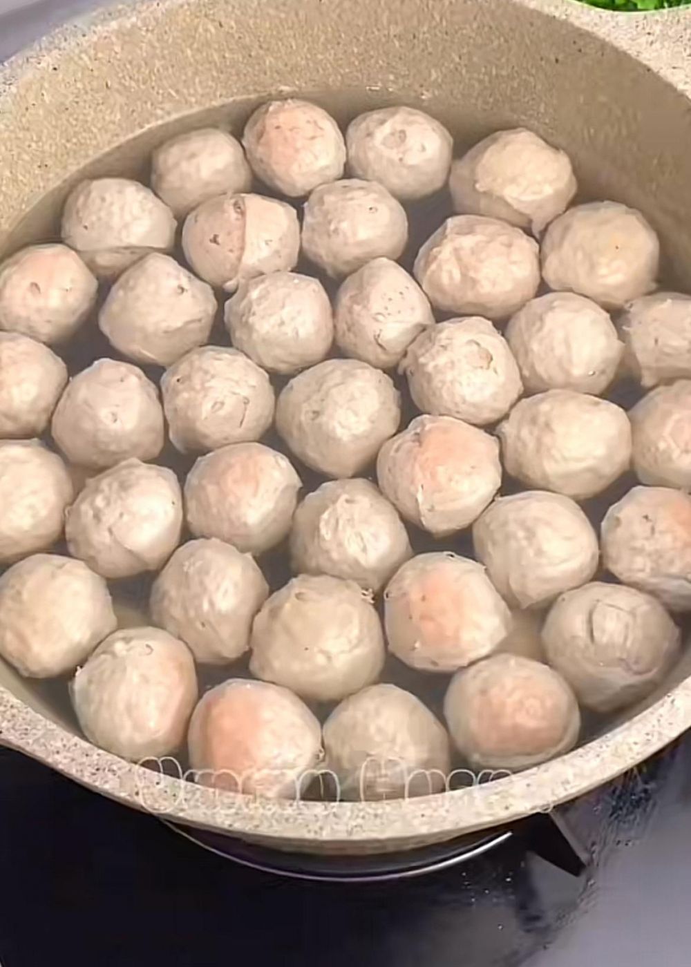 Trik membuat bakso kenyal dan tekstur halus pakai tambahan 1 bahan dapur