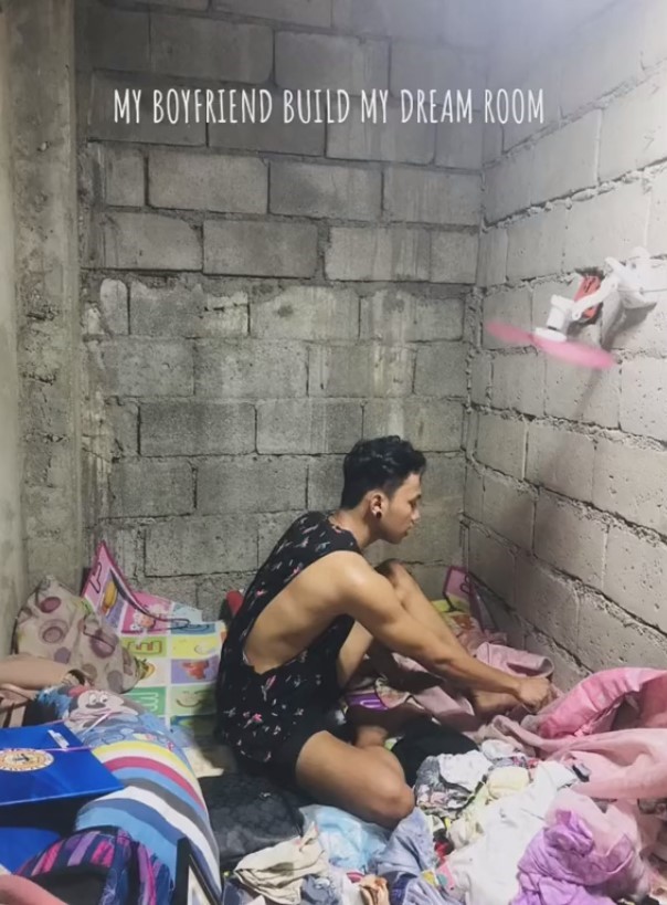 Pria ini bucin pol makeover kamar jelek pacar jadi estetik pakai ranjang mezzanine, 9 transformasinya