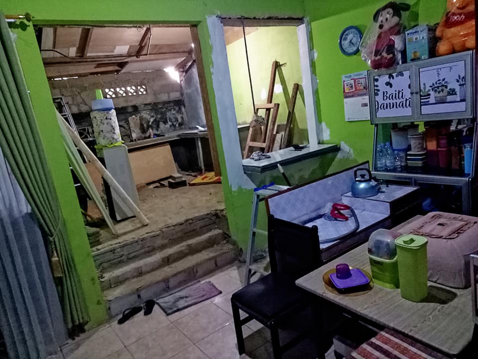 Dapur kecil sempit ini dimakeover jadi semi tingkat estetik, 8 potretnya terasa lebih lapang