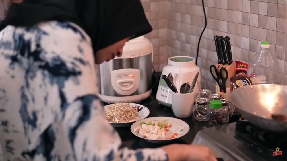 Dulu dinding dapurnya cuma dari gedek, ini 7 potret dapur baru Danang DA yang lebih estetik