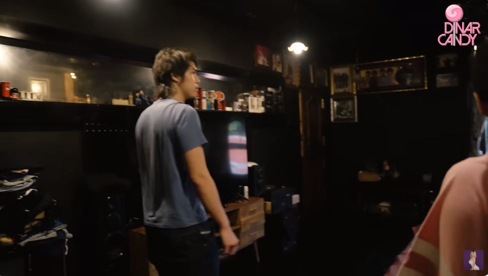 Style klasik view perpustakaan, intip 11 penampakan kamar pribadi El Rumi di rumah bak museum