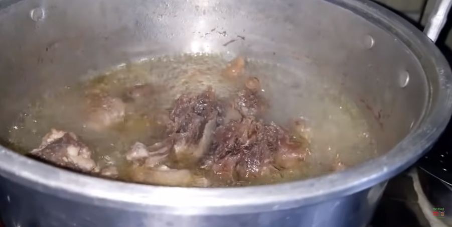 Trik merebus ayam kampung agar gurih dan empuk tanpa daun nangka atau pepaya muda