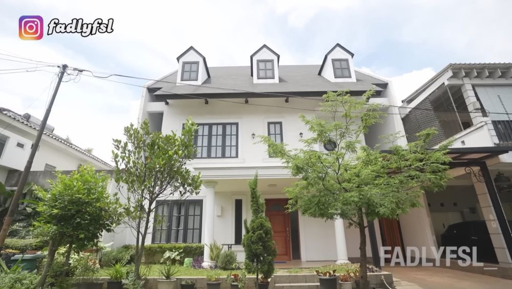 Sukses berkarier kini punya rumah megah, 11 potret dapur mewah Fadly Faisal ini jarang dipakai