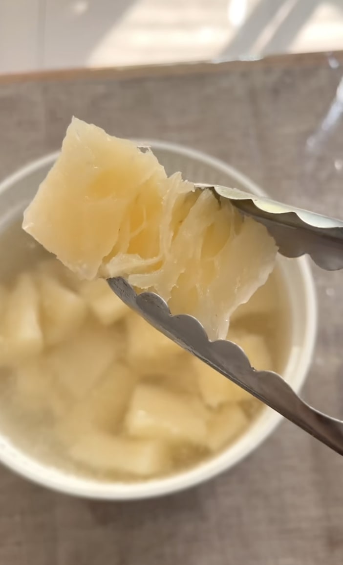 Tak cuma pakai garam, cara bikin singkong goreng renyah, mekar, dan creamy saat disantap