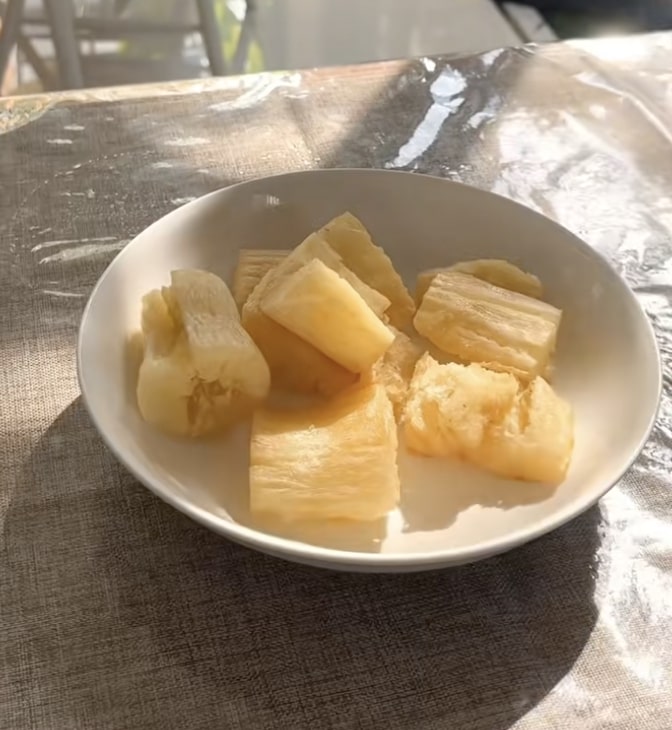 Tak cuma pakai garam, cara bikin singkong goreng renyah, mekar, dan creamy saat disantap