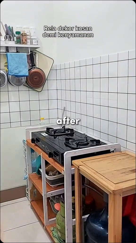 9 Potret makeover dapur kos kecil cuma pakai perabot sederhana, hasilnya bikin suasana bak di rumah
