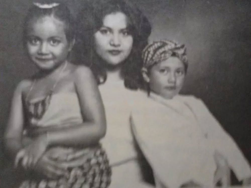 9 Potret nostalgia masa muda Emilia Contessa, dulu dijuluki Singa Panggung Asia