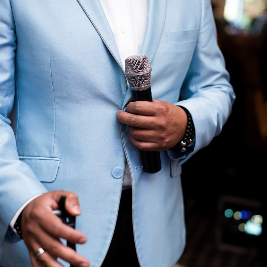 Teks pembawa acara untuk berbagai kegiatan, pengertian dan contohnya