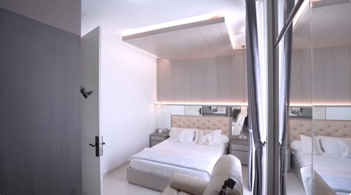 Rumahnya bernuansa asri bak hutan di tengah kota, 9 potret kamar Dodit Mulyanto ini justru mirip hotel