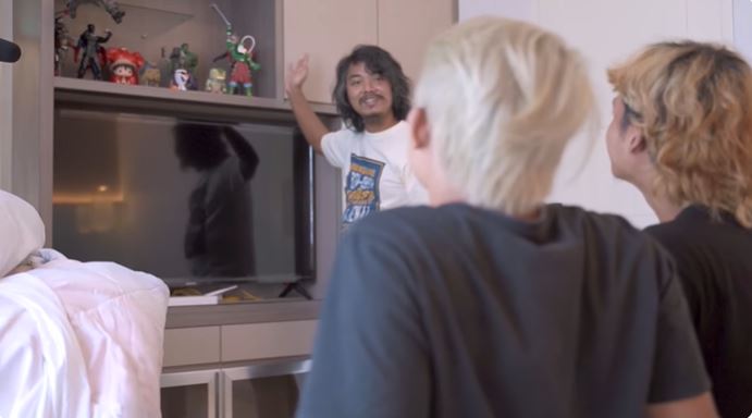 Rumahnya bernuansa asri bak hutan di tengah kota, 9 potret kamar Dodit Mulyanto ini justru mirip hotel