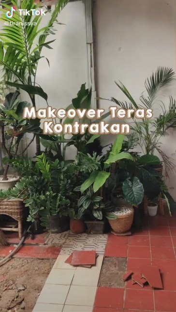 Punya rumah kontrakan dengan teras jadul dimakeover ala bohemian, 9 potretnya bikin betah nongkrong