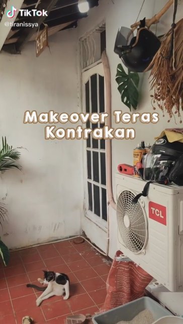 Punya rumah kontrakan dengan teras jadul dimakeover ala bohemian, 9 potretnya bikin betah nongkrong
