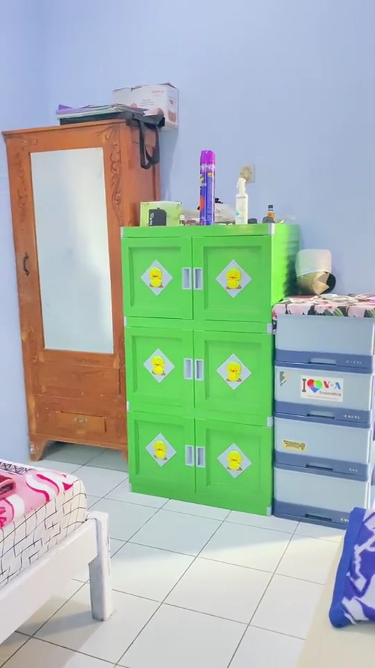 Bukti kakak bersikap baik, 11 potret makeover kamar adik dari sederhana jadi gaya rustic ini kece pol
