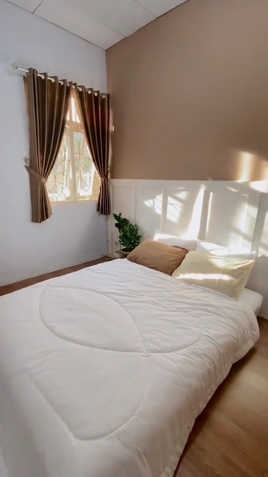 Bukti kakak bersikap baik, 11 potret makeover kamar adik dari sederhana jadi gaya rustic ini kece pol