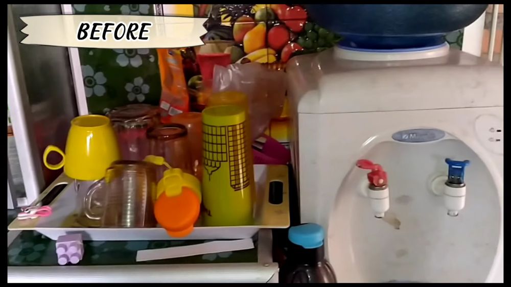 Cuma pakai stiker dapur kayu ini jadi estetik pol, 10 potret makeover-nya beda 180 derajat