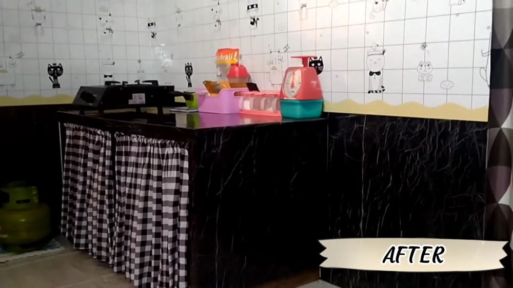 Cuma pakai stiker dapur kayu ini jadi estetik pol, 10 potret makeover-nya beda 180 derajat