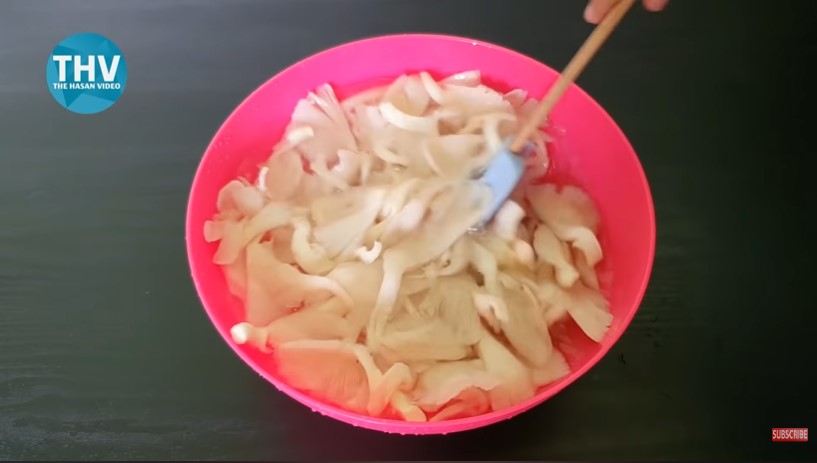 Trik menggoreng jamur krispi agar minim minyak dan tetap renyah hingga 2 bulan