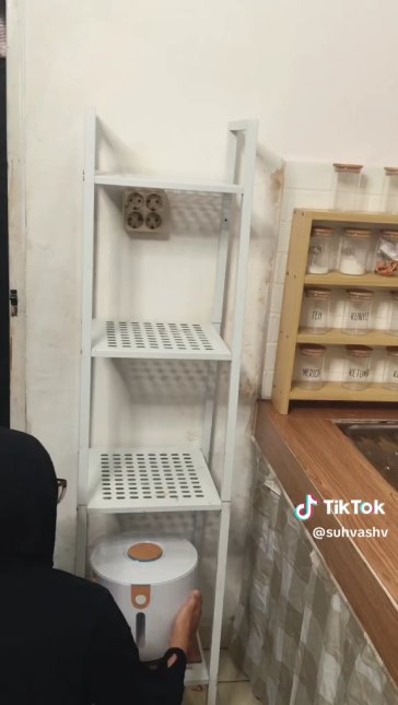 Bikin induk semang kian sayang, warganet ini makeover dapur kos-kosan, 11 potretnya estetik pol