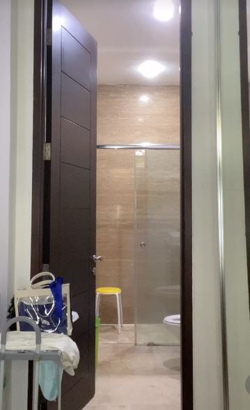 Punya rumah tiga tingkat tapi ngaku bukan anak orang kaya, 9 potret hunian Eca Aura di komplek elit