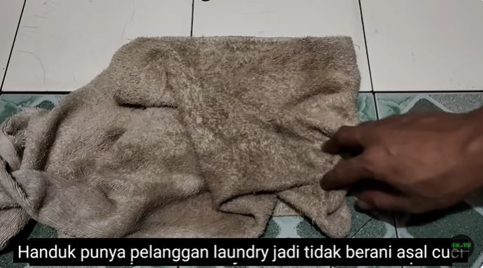 Trik membersihkan handuk dekil menghitam tanpa pemutih, hanya gunakan 2 bahan dapur sederhana