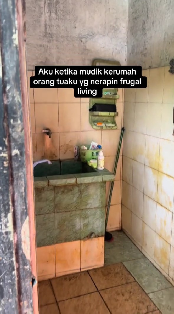 Wanita ini makeover rumah bak gudang milik orang tuanya yang frugal living, 9 hasilnya serasa istana