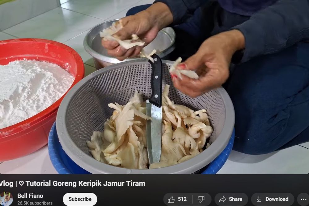Trik goreng jamur tiram agar tak berminyak dan renyah bak keripik, rahasianya di 2 bahan dapur ini