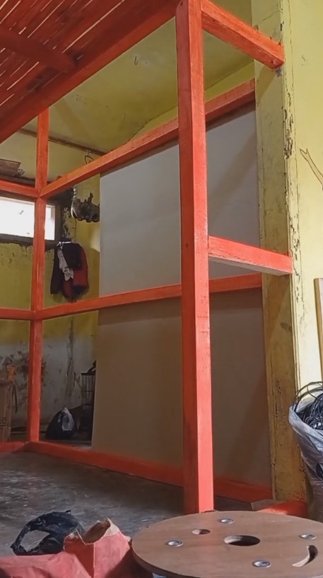 Pria ini makeover ruang sisa di rumah jadi kamar seluas gang sempit, 10 potret hasilnya estetik pol